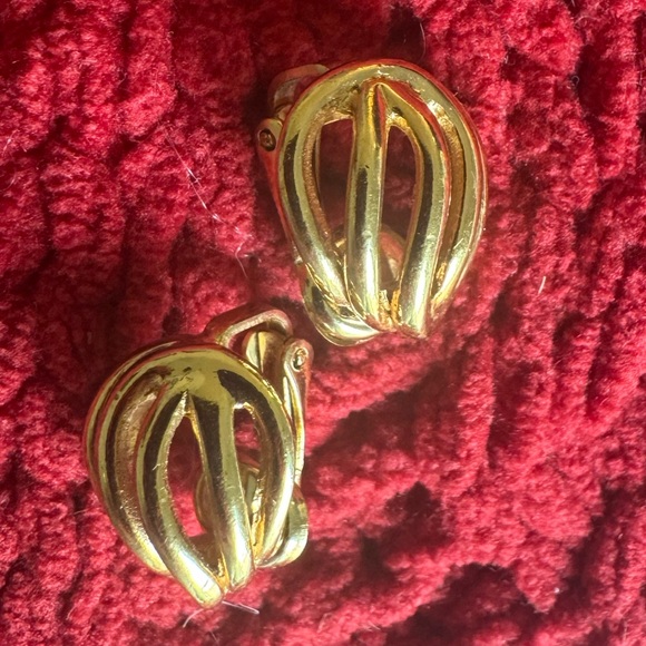 π Dior Vintage Clip on Earrings with Dior drawstring bag π - Picture 2 of 7